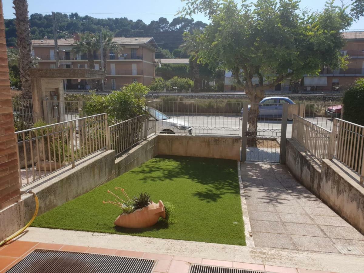 Appartamento Emilia Cupra Marittima Zewnętrze zdjęcie